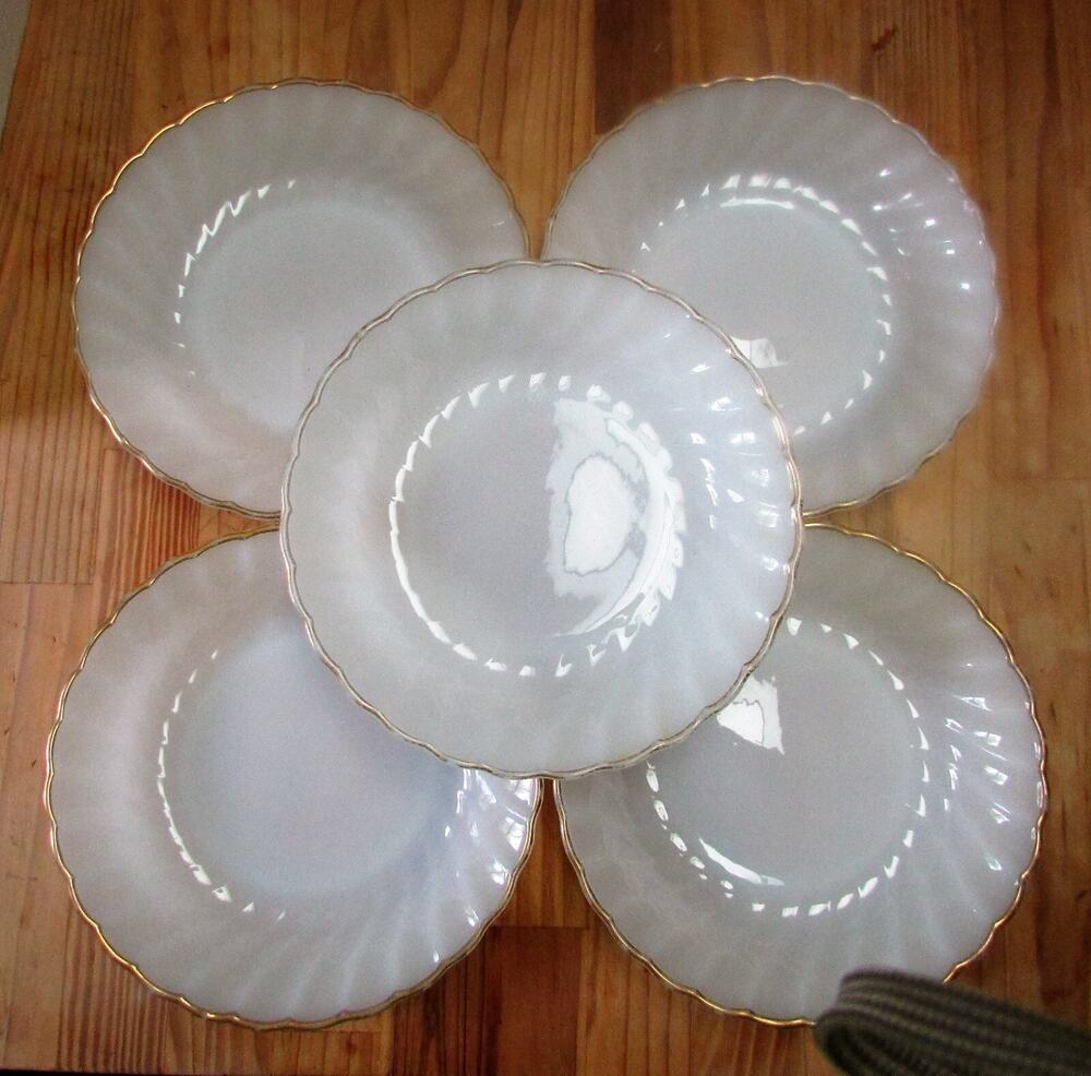 Anchor Hocking Fire King White Swirl Soup Coupe Bowls 22K Gold Rims 7.5” Set / 5